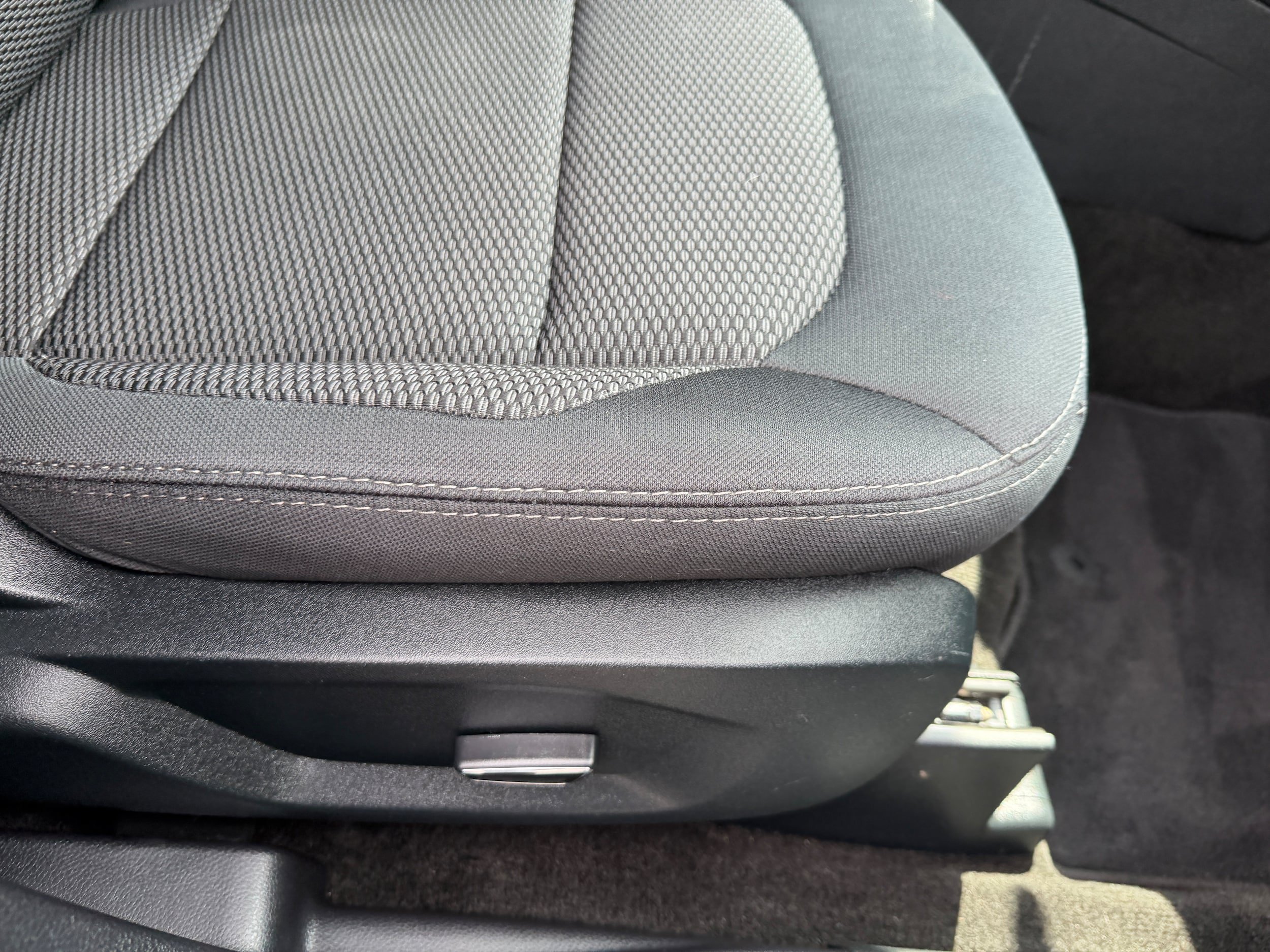 Used 2018 Ford Explorer XLT AWD/4WD image 20