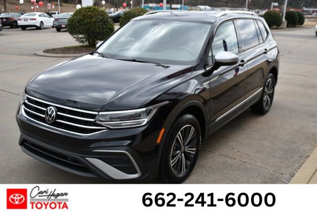 Used 2024 Volkswagen Tiguan SE image 1