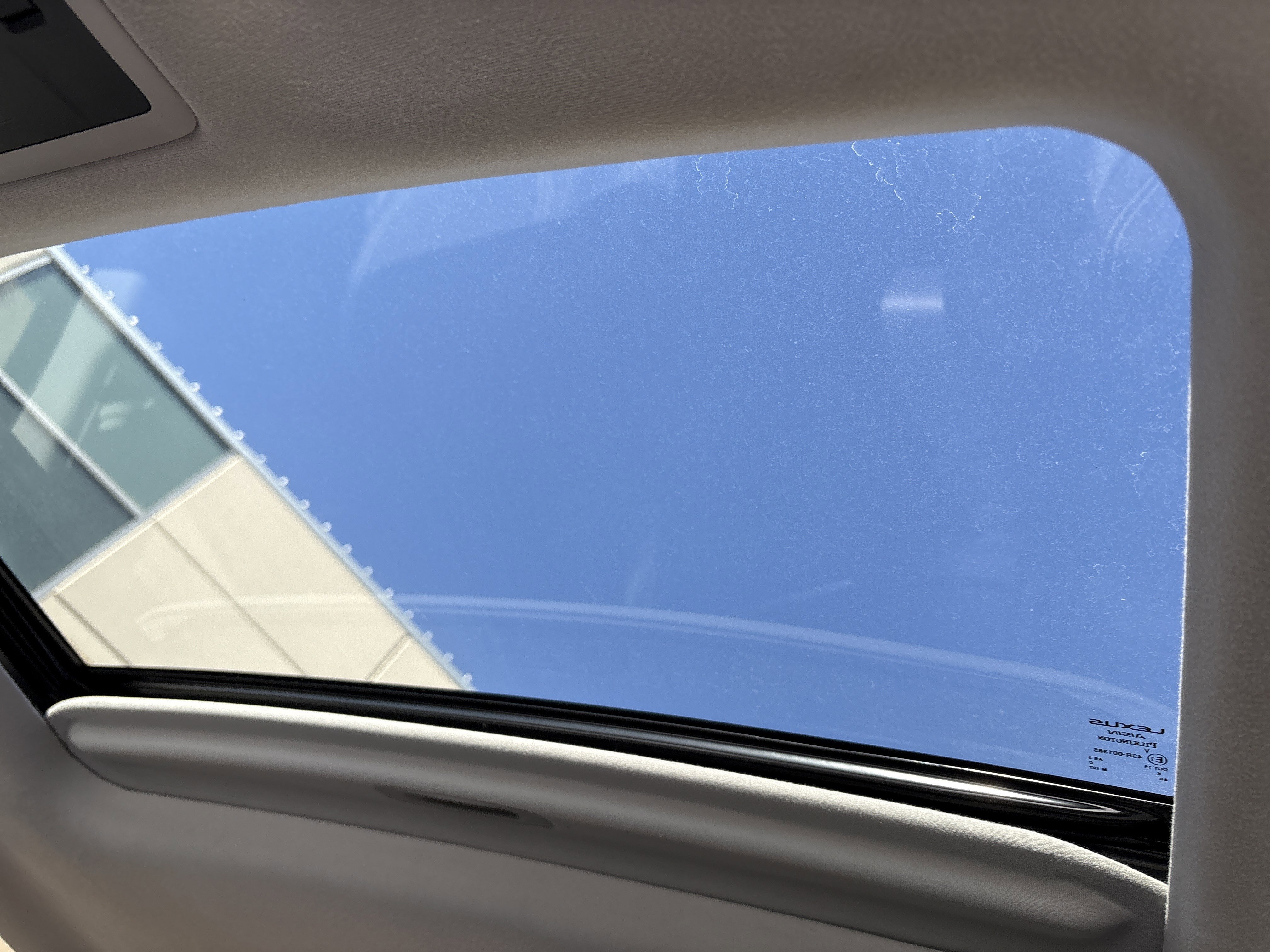 Used 2019 Lexus RX 450h AWD w/ Navigation Package image 28