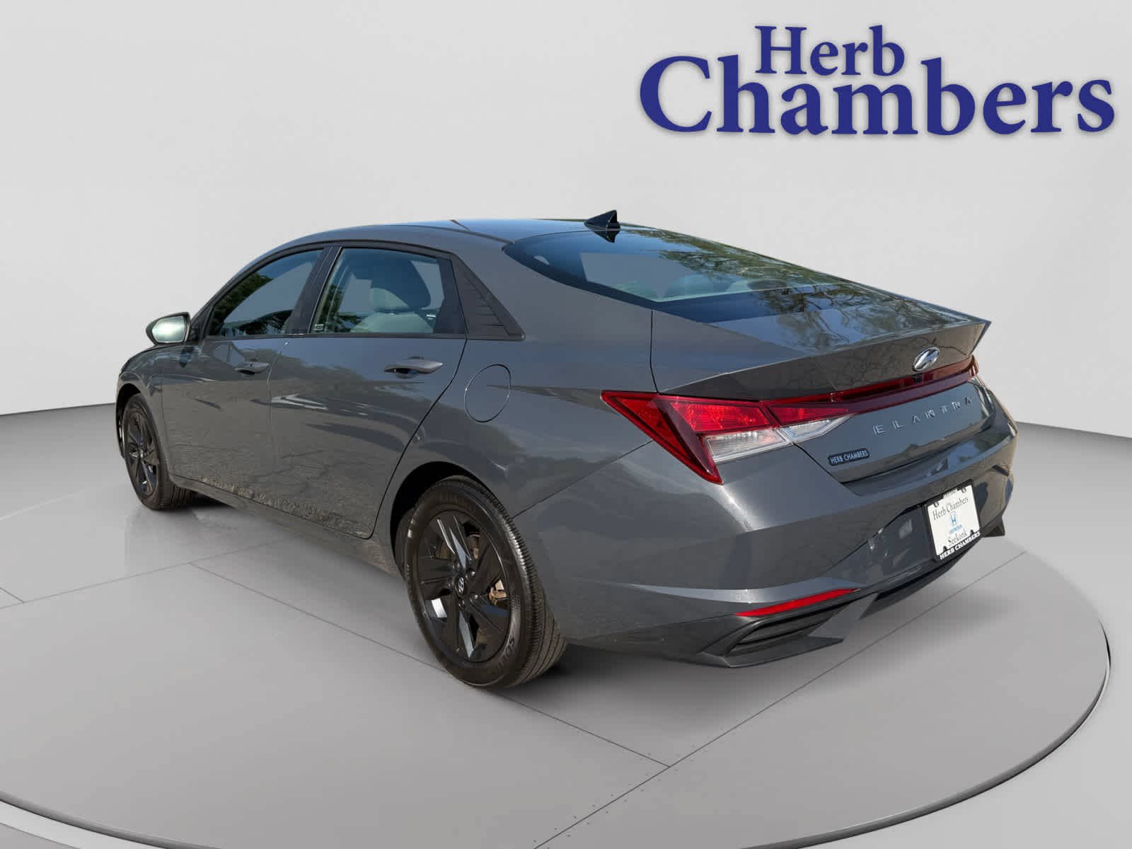 Used 2023 Hyundai Elantra SEL w/ Cargo Package FWD image 3