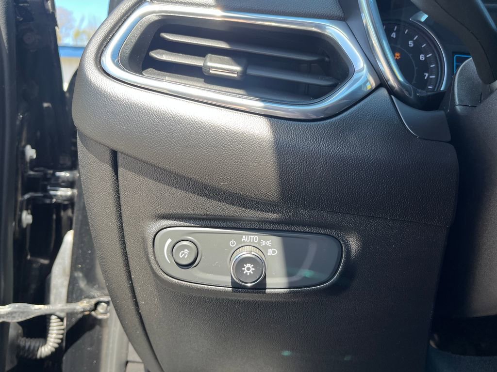 Used 2019 Chevrolet Equinox LT AWD/4WD image 18