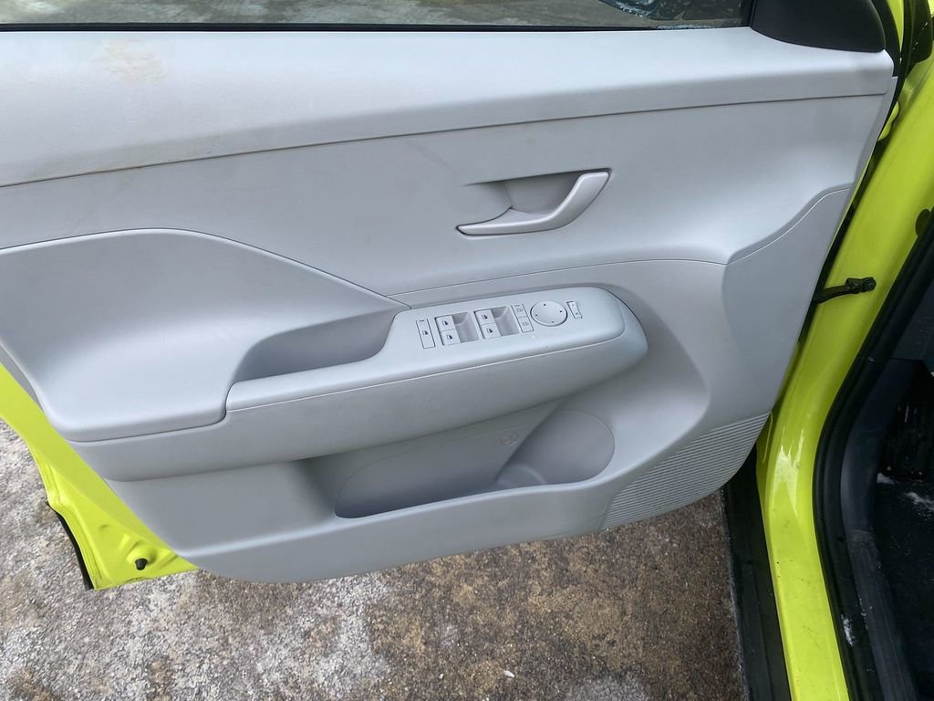 Used 2024 Hyundai Kona SEL w/ Convenience Package image 11