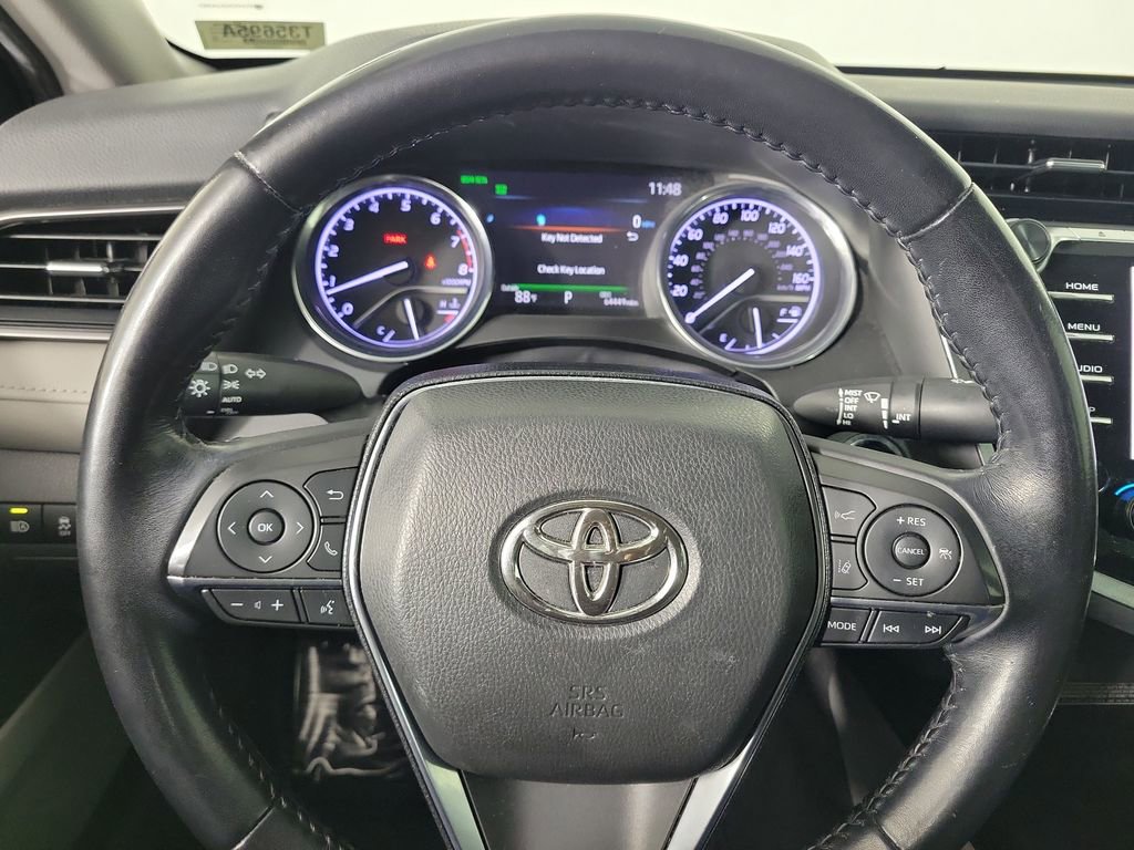 Certified 2019 Toyota Camry XLE FWD image 8