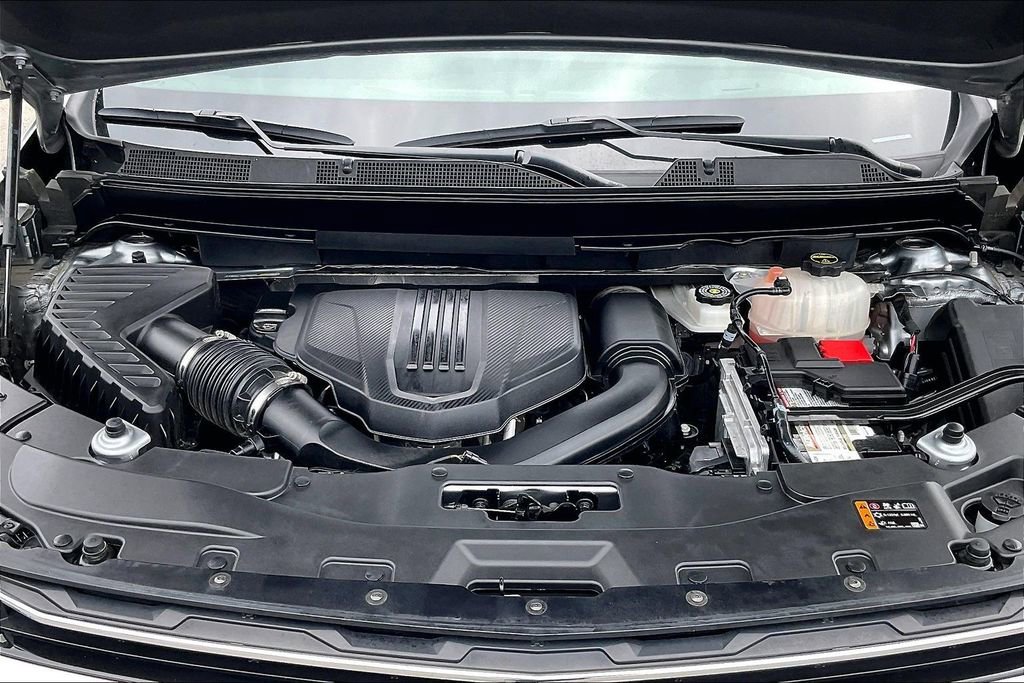 Used 2025 Chevrolet Traverse LT image 13