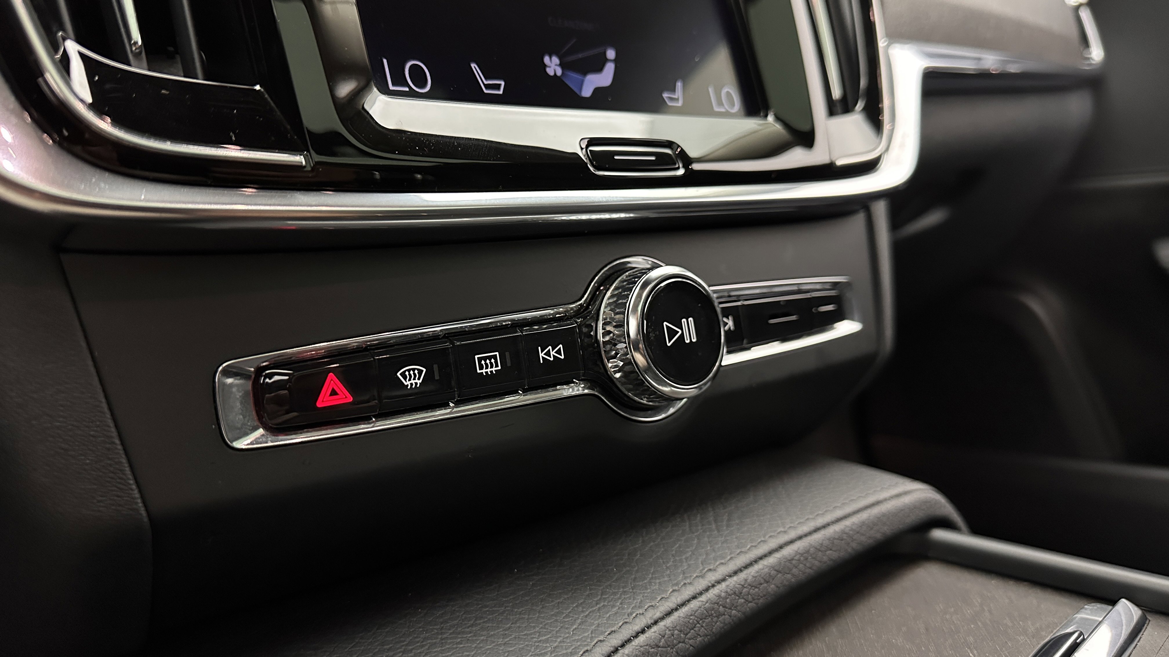 Used 2019 Volvo V90 T6 Cross Country w/ Advanced Package AWD/4WD image 19
