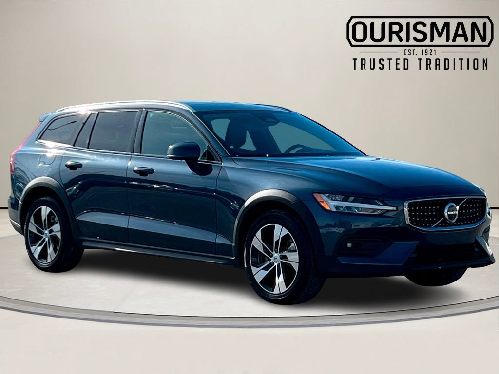 Used 2024 Volvo V60 B5 Cross Country Plus
