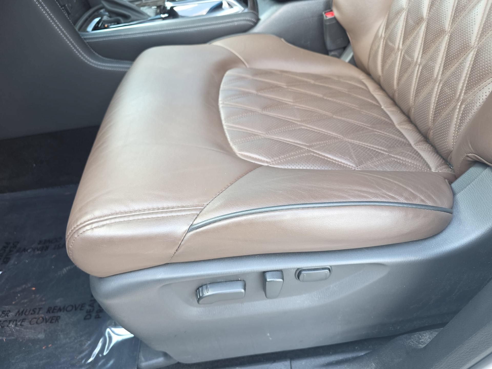 Used 2024 Nissan Armada Platinum w/ Captain's Chairs Package AWD/4WD image 28