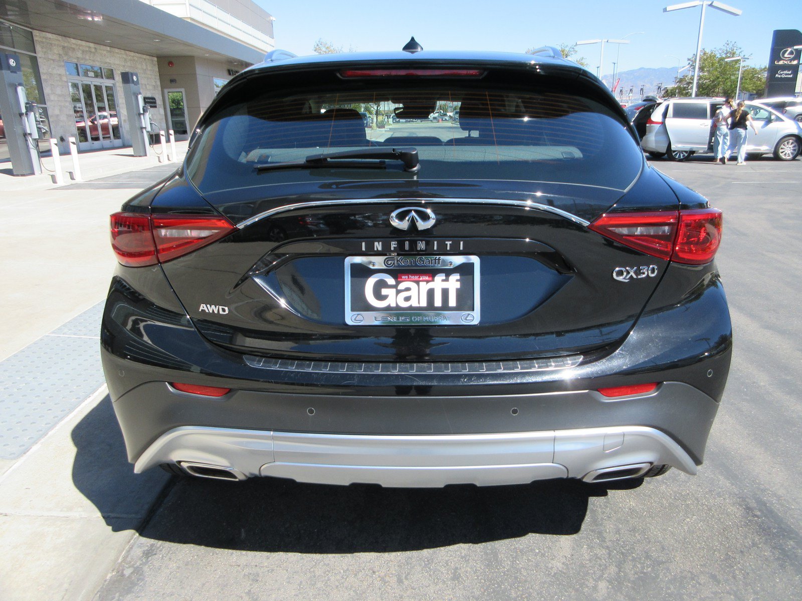 Used 2018 INFINITI QX30 AWD w/ Pro Assist Package image 8