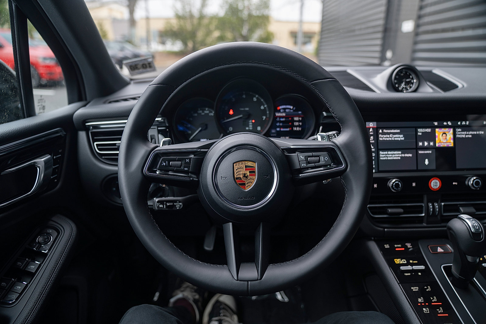 Certified 2026 Porsche Macan AWD/4WD image 6