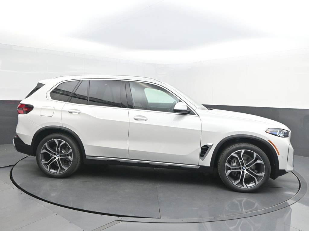New 2026 BMW X5 xDrive40i AWD/4WD image 8