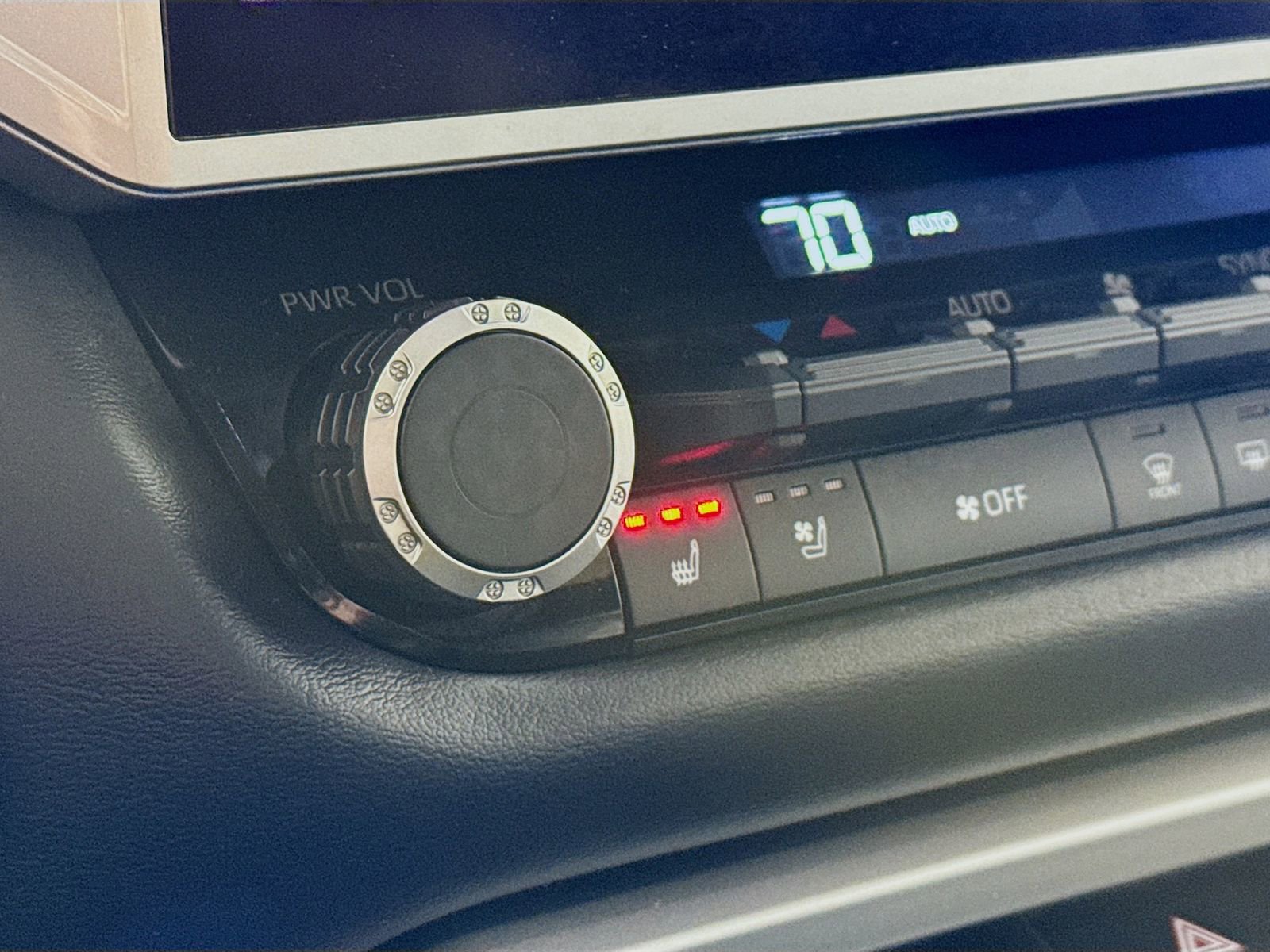 Used 2025 Toyota Tundra Platinum image 16