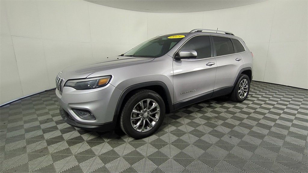 Used 2019 Jeep Cherokee Latitude Plus w/ Comfort/Convenience Group image 8