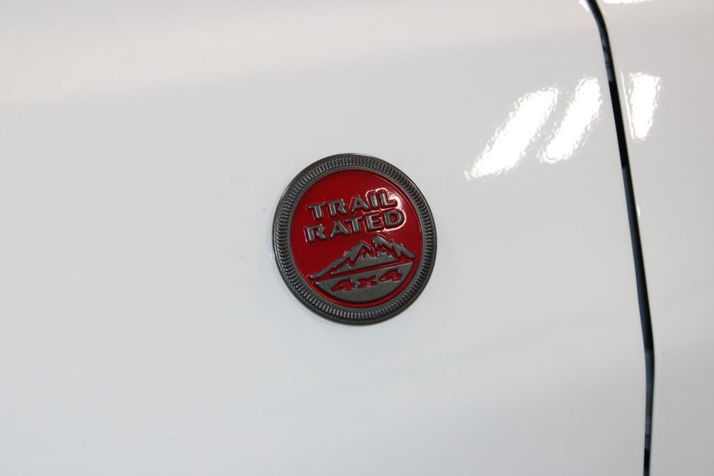 Used 2025 Jeep Compass Trailhawk AWD/4WD image 14