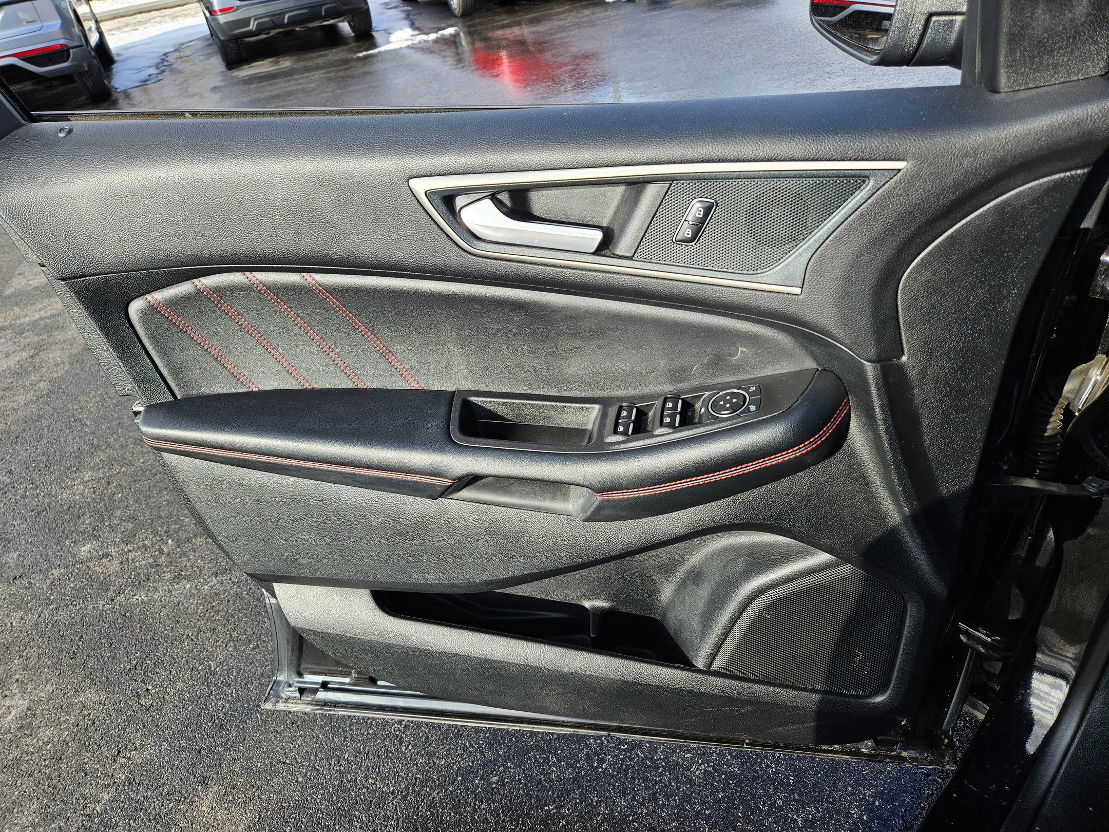 Certified 2024 Ford Edge ST-Line image 6