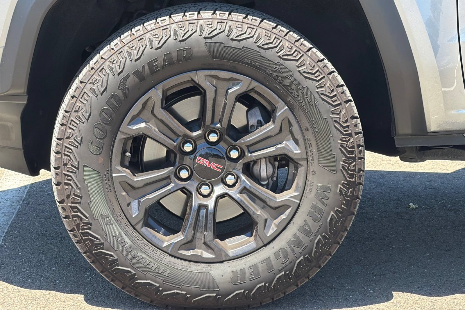 Used 2024 GMC Canyon Elevation w/ Elevation Premium Package RWD image 44