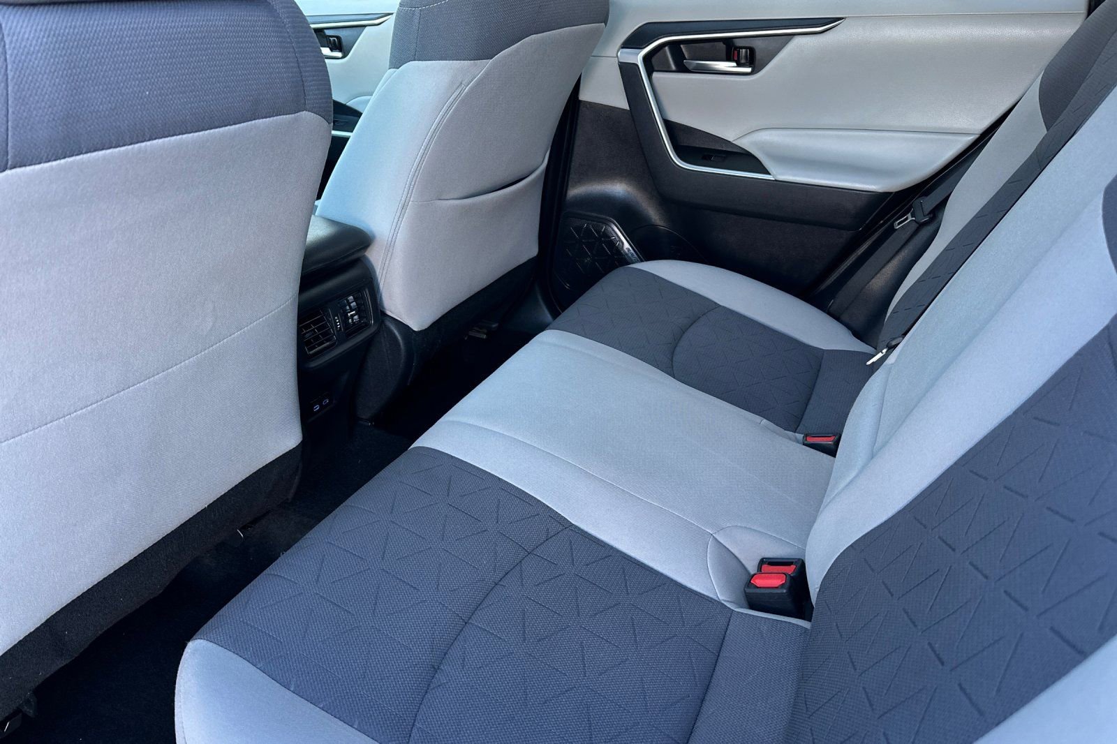 Certified 2022 Toyota RAV4 XLE w/ Convenience Package image 12