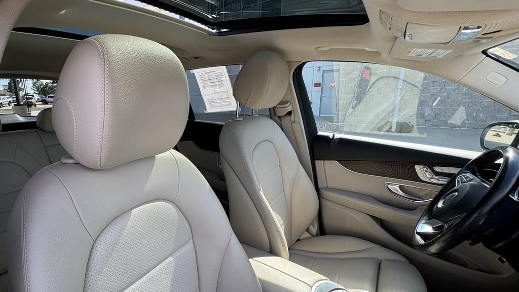 Used 2019 Mercedes-Benz GLC 300 4MATIC image 38