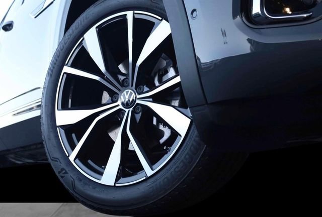 New 2026 Volkswagen Atlas SEL Premium R-Line image 3