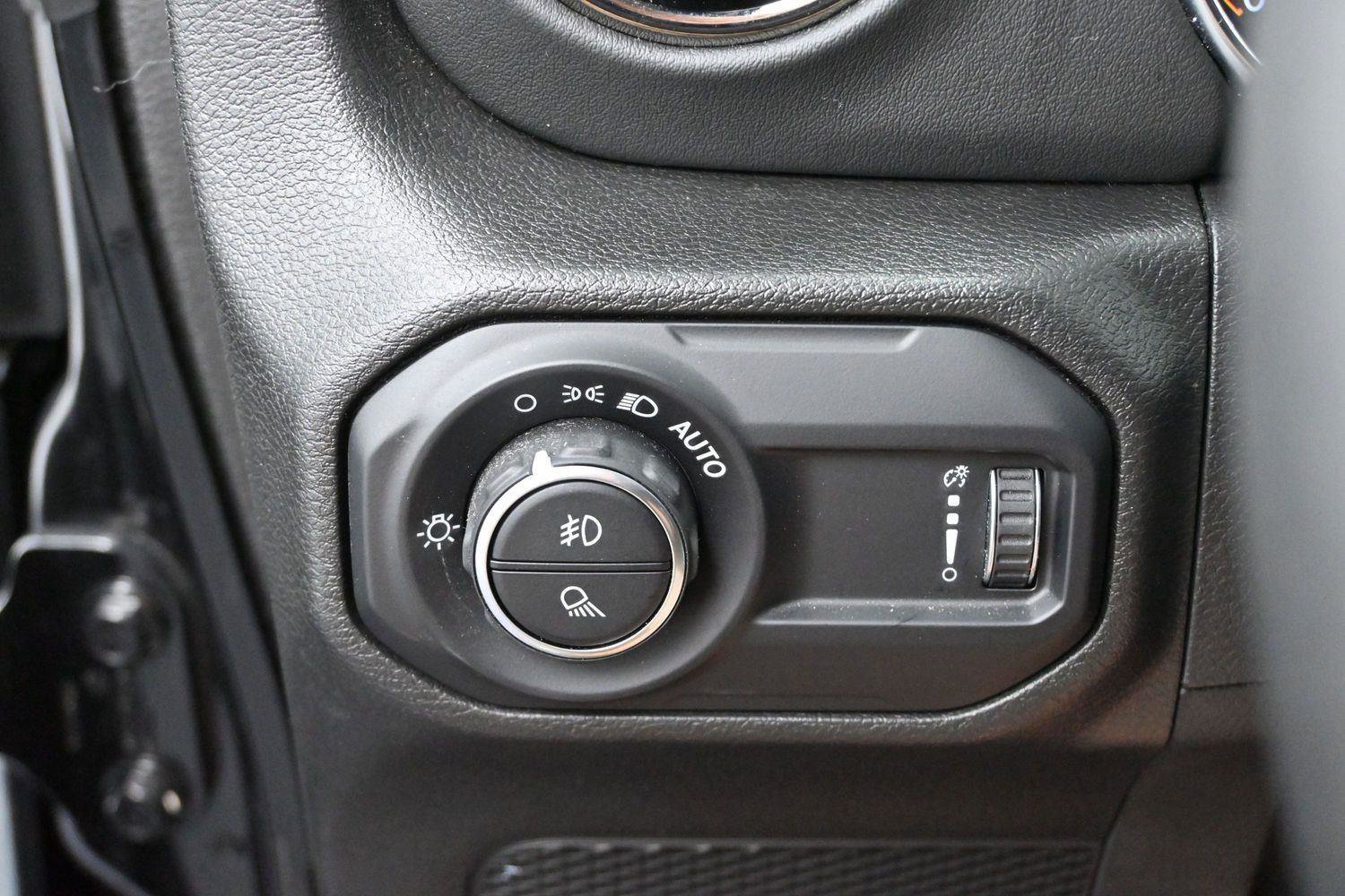 Used 2023 Jeep Gladiator Overland AWD/4WD image 26