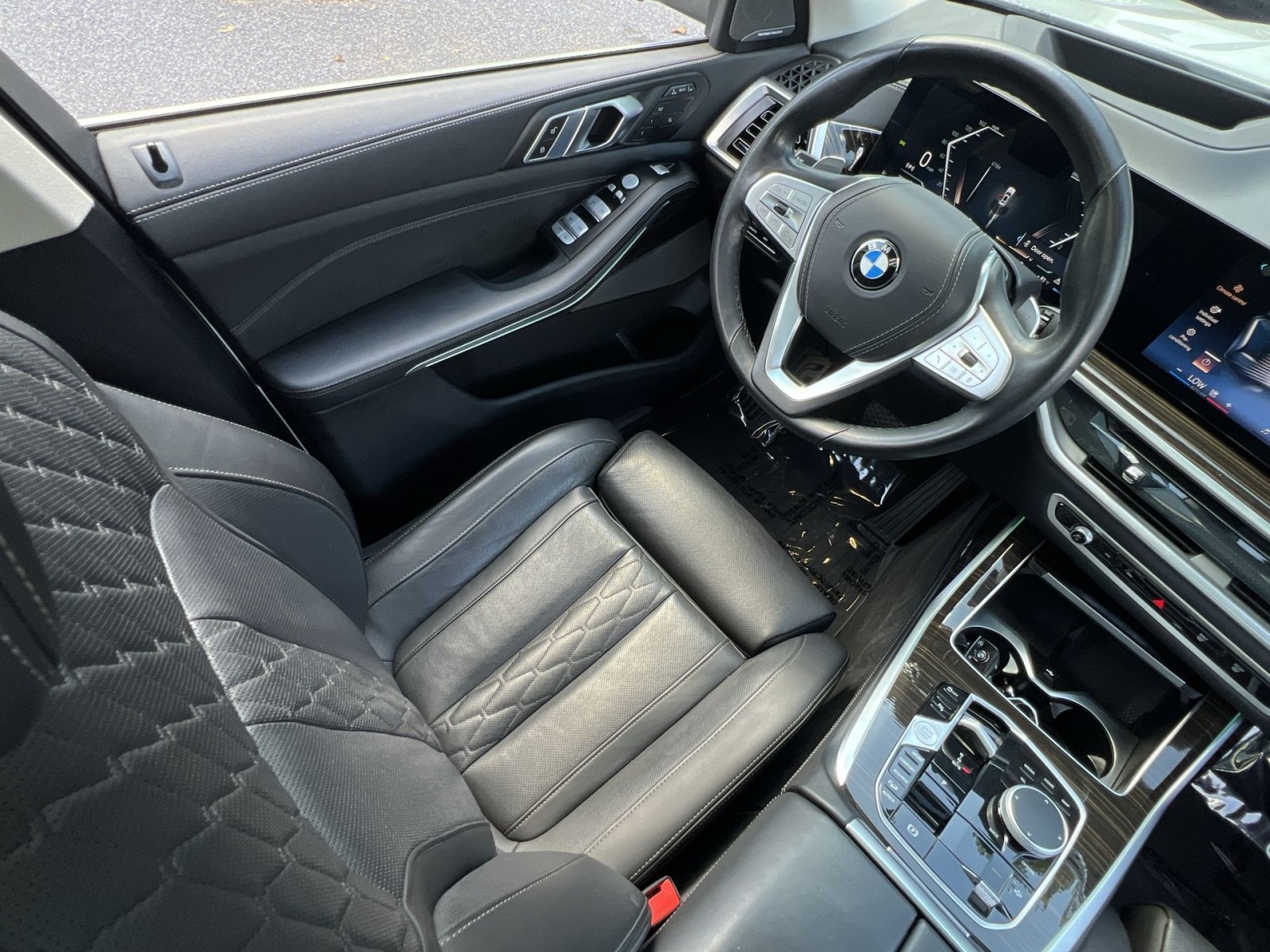 Used 2025 BMW X7 xDrive40i AWD/4WD image 16