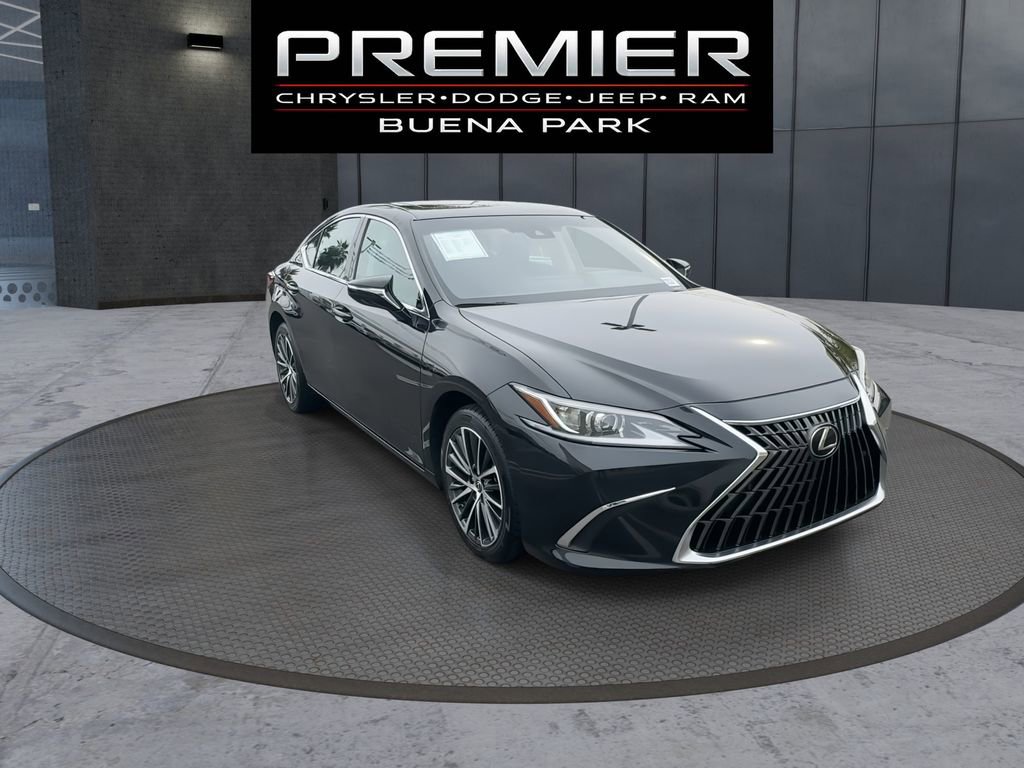 Used 2023 Lexus ES 250 w/ Premium Package image 2