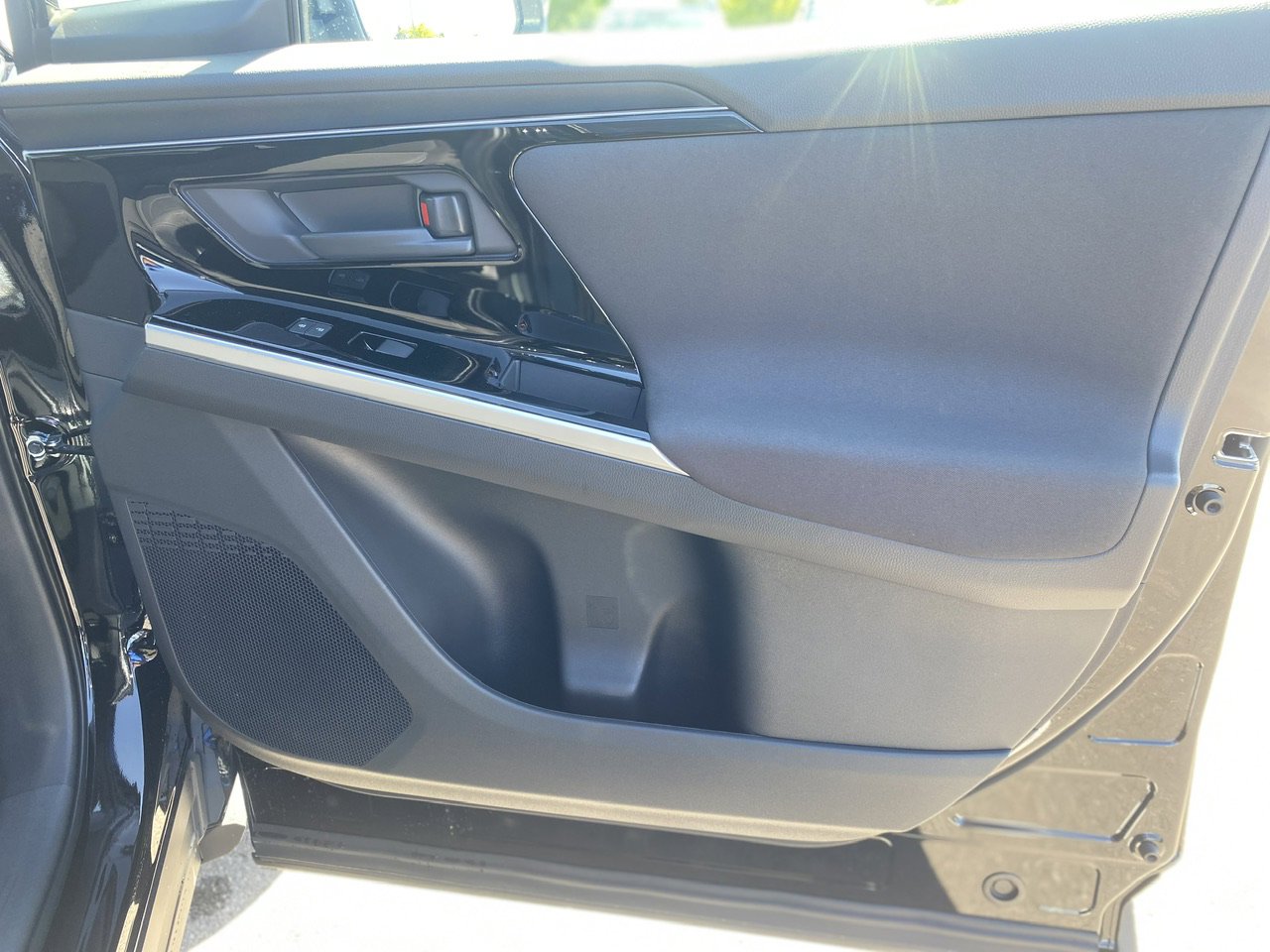 New 2025 Subaru Solterra Premium image 41