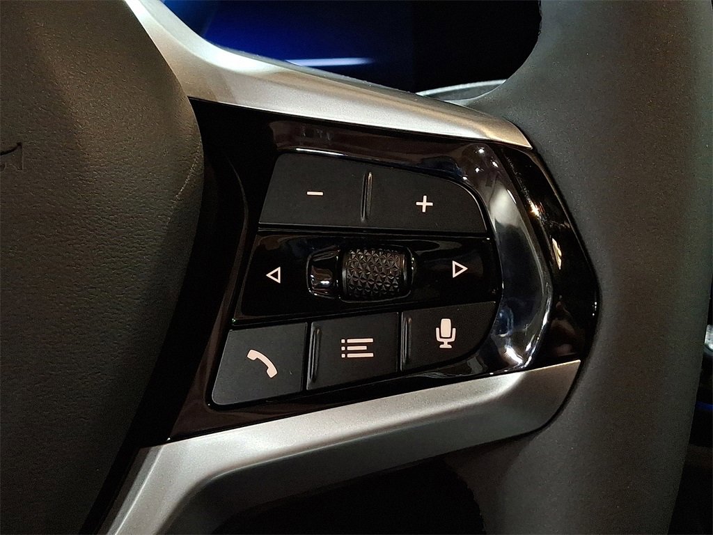 Used 2025 BMW i4 xDrive40i image 18