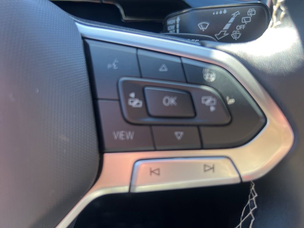 Used 2025 Volkswagen Atlas Cross Sport SE image 50