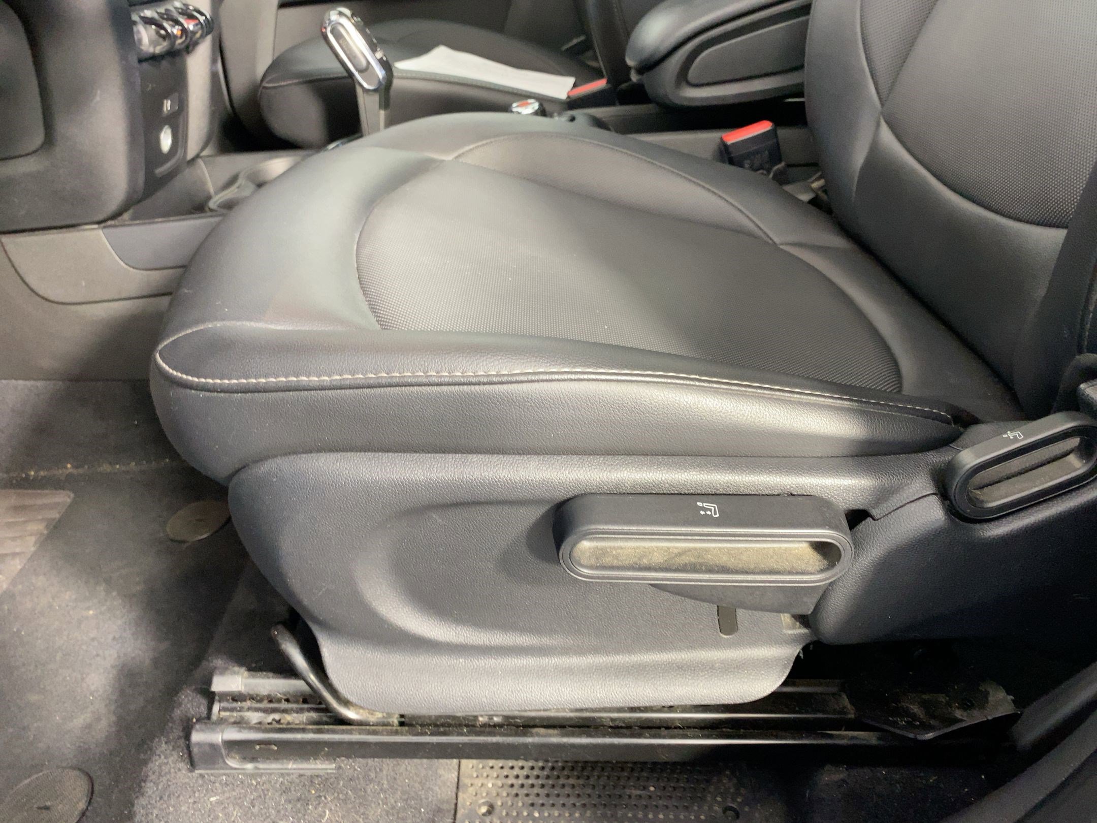 Used 2021 MINI Cooper Countryman Oxford Edition image 11