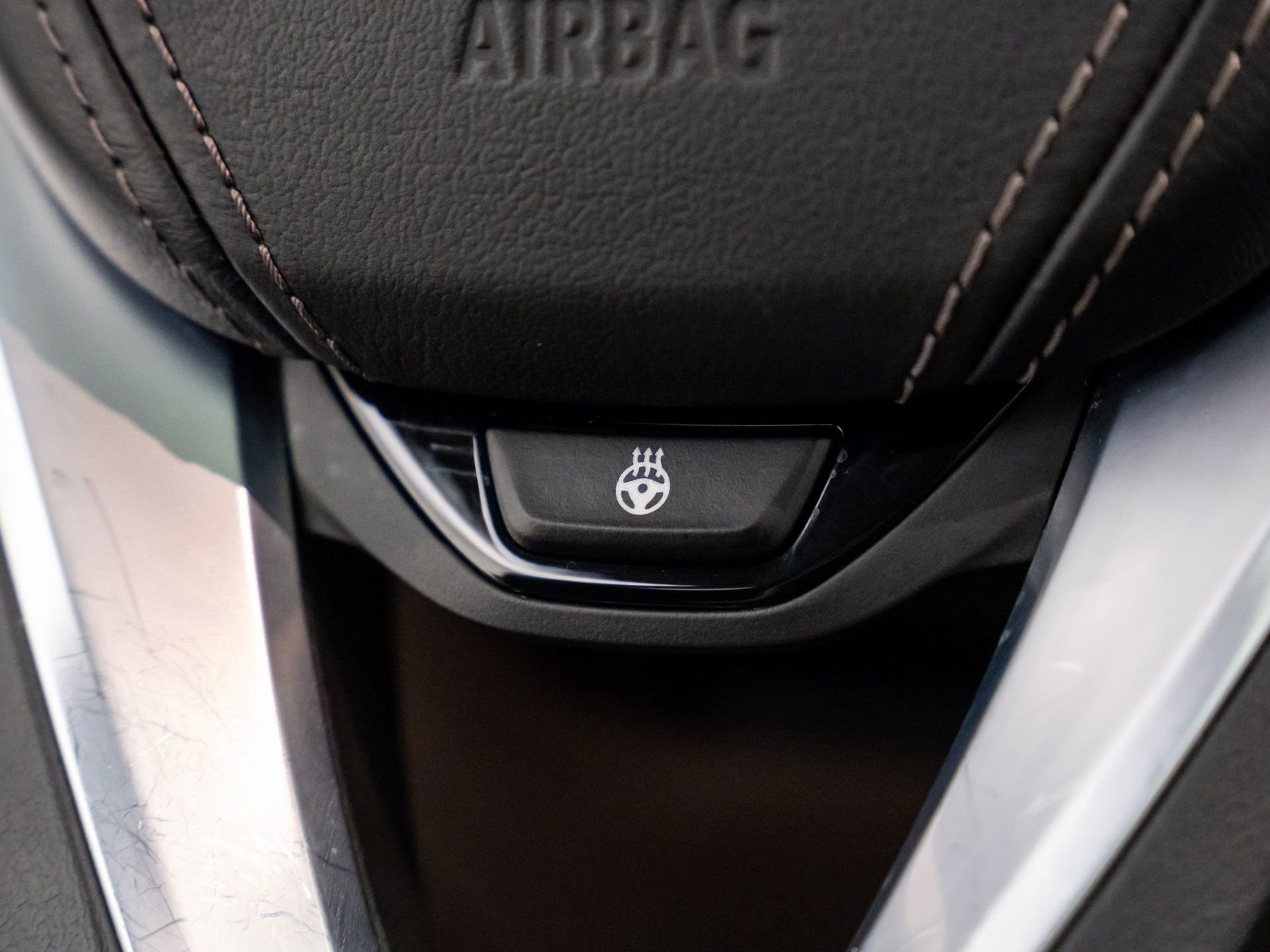 Certified 2022 BMW 750i xDrive w/ Executive Package image 23