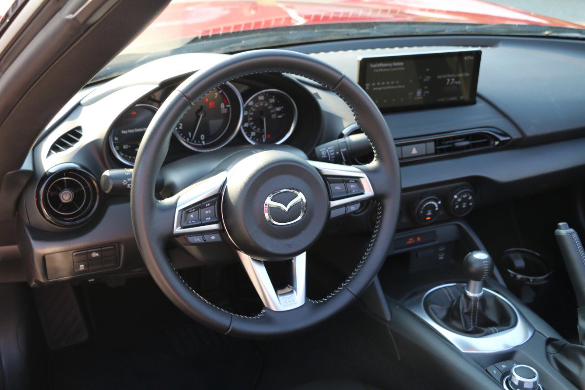 Used 2025 MAZDA MX-5 Miata Sport image 16