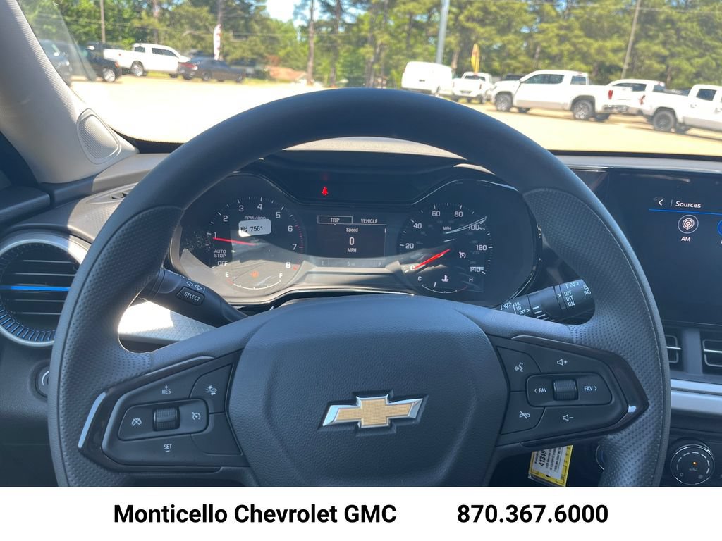 New 2026 Chevrolet Trax LS w/ LS Convenience Package FWD image 12