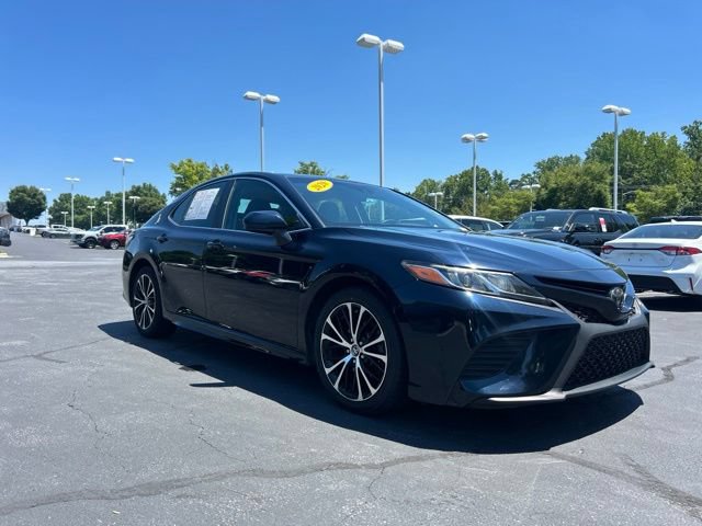 Used 2020 Toyota Camry SE FWD image 4