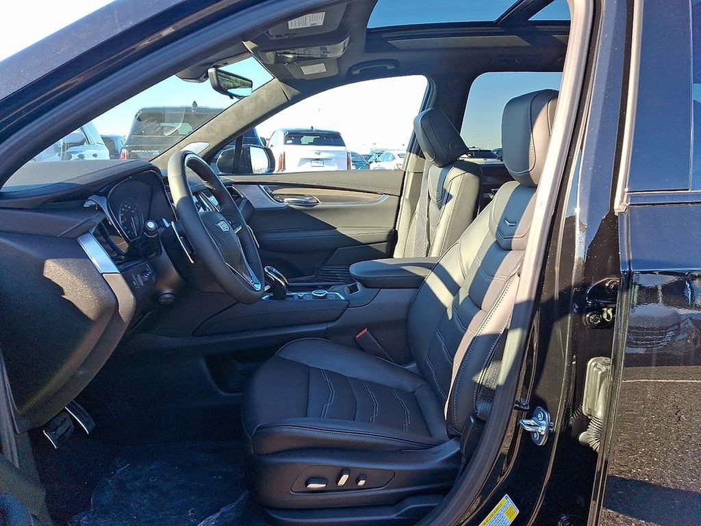 Used 2025 Cadillac XT6 Sport w/ Platinum Package AWD/4WD image 6