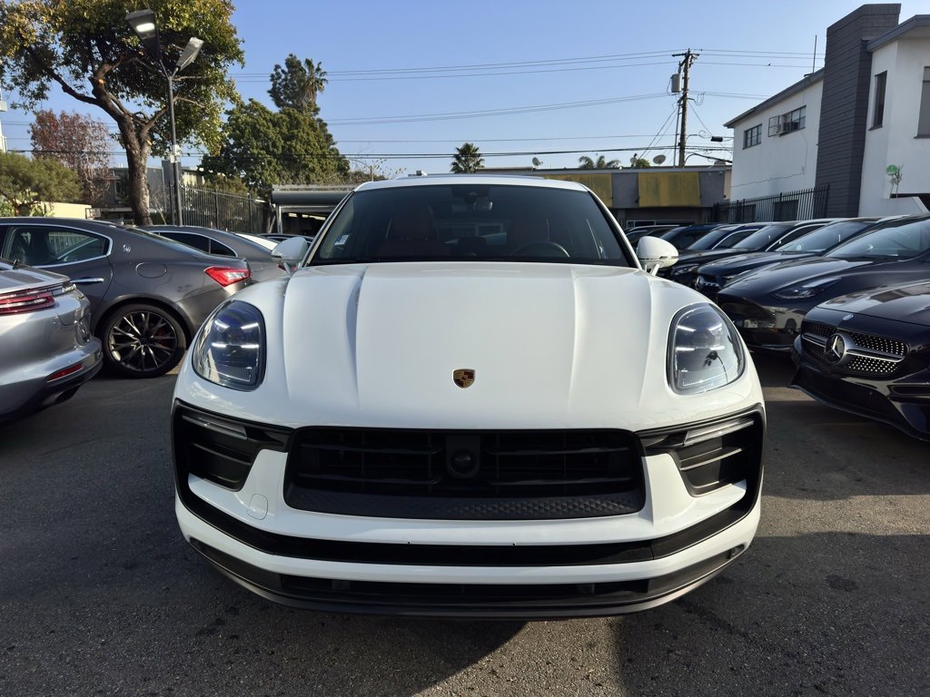 Used 2023 Porsche Macan image 2