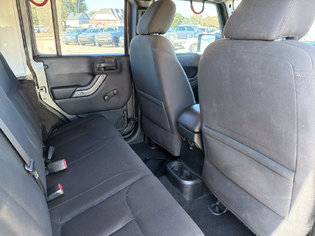 Used 2018 Jeep Wrangler Unlimited Sport w/ Connectivity Group AWD/4WD image 26