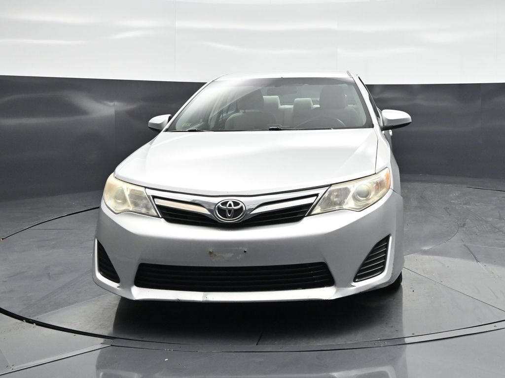 Used 2014 Toyota Camry LE FWD image 17