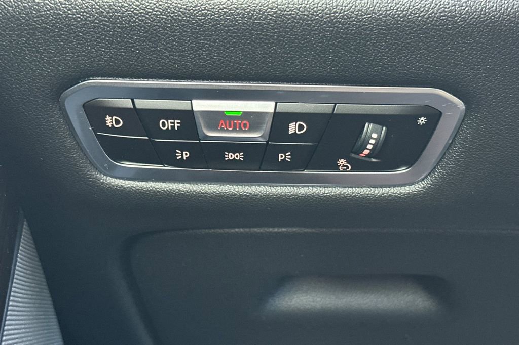 Used 2019 BMW X5 xDrive40i w/ M Sport Package image 32