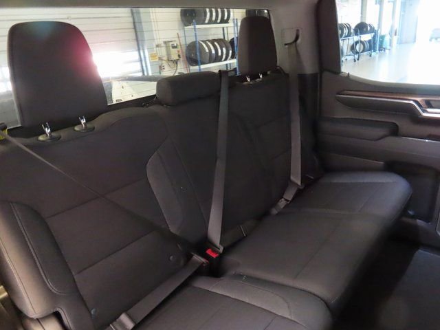 Used 2023 Chevrolet Silverado 1500 LT image 32
