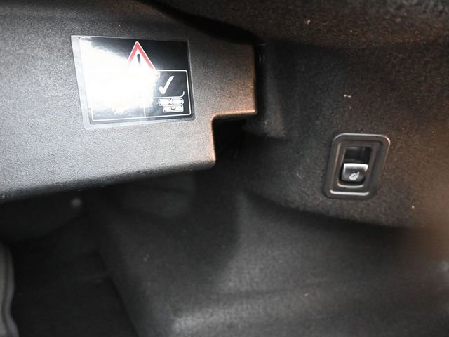 Used 2023 Mercedes-Benz E 450 4MATIC Cabriolet image 24