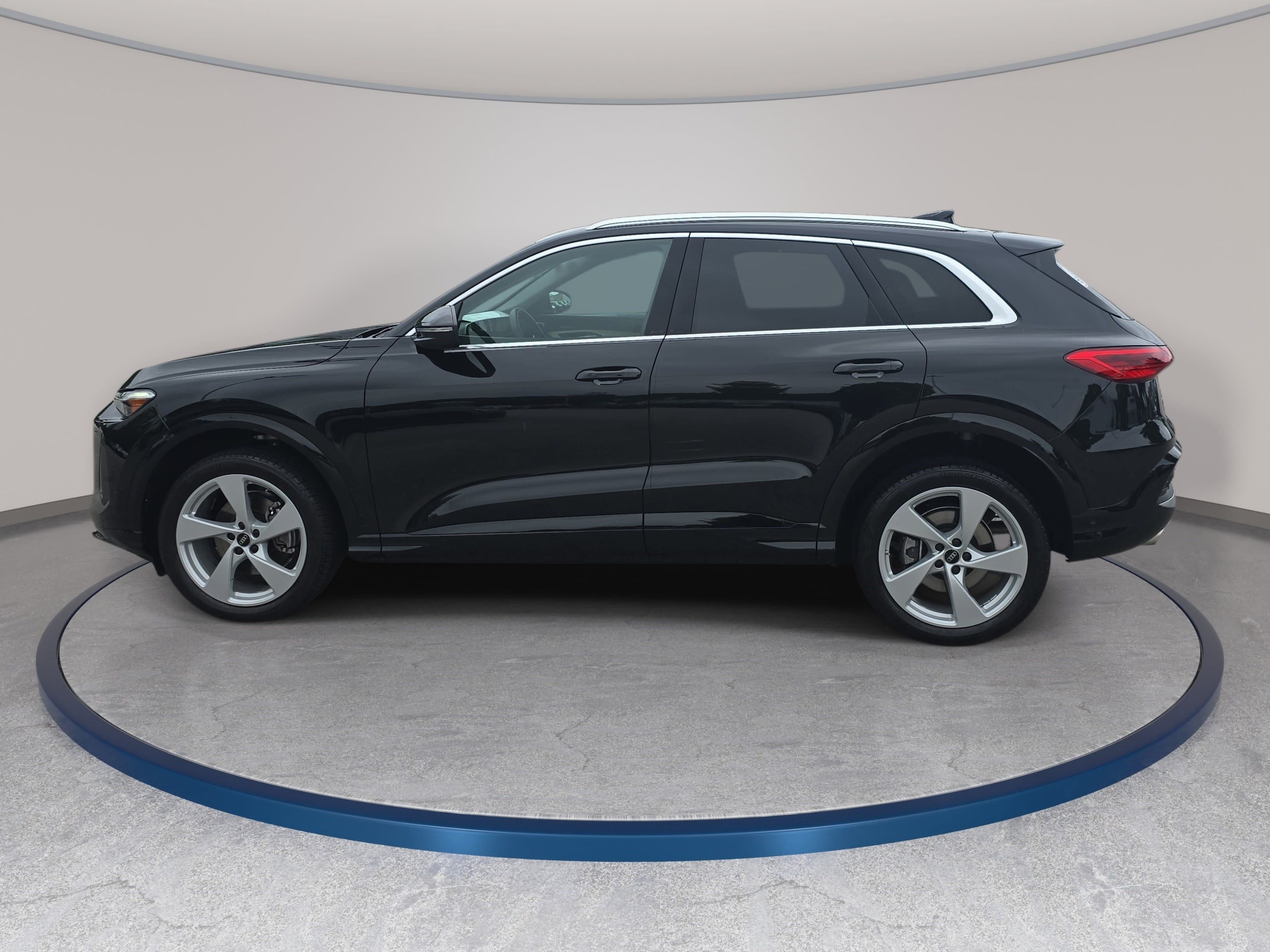 Used 2025 Audi Q5 Premium Plus w/ Premium Plus AWD/4WD image 8