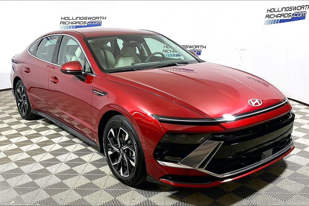 Used 2025 Hyundai Sonata SEL FWD image 3