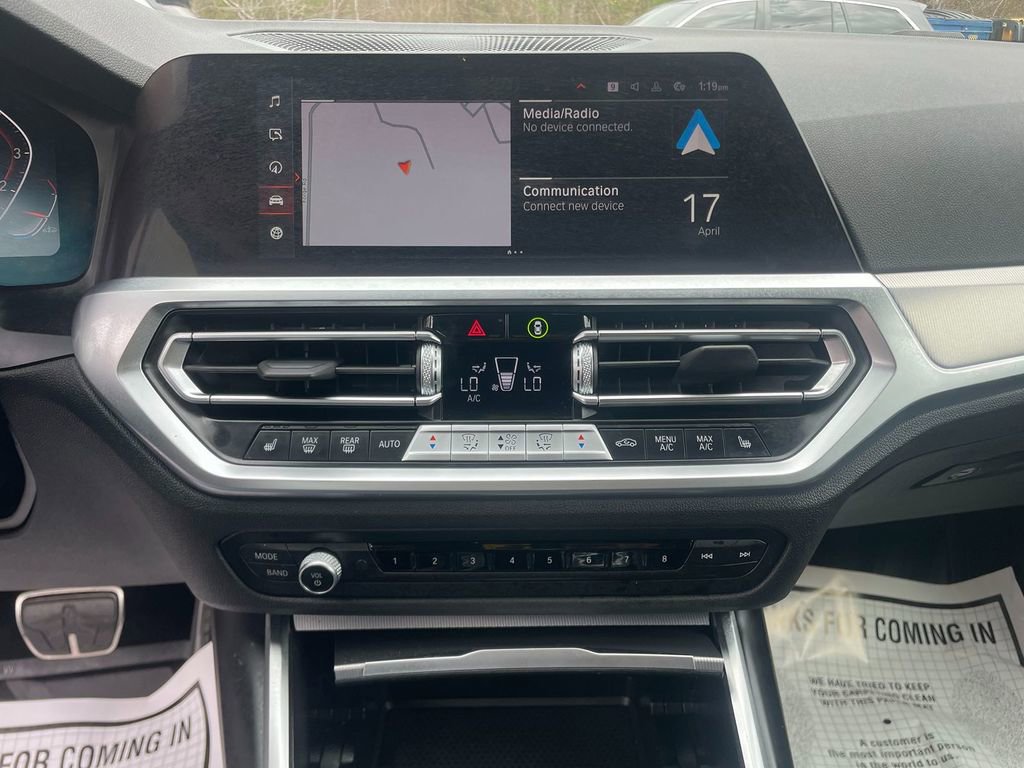 Used 2022 BMW 330i xDrive Sedan w/ M Sport Package image 21