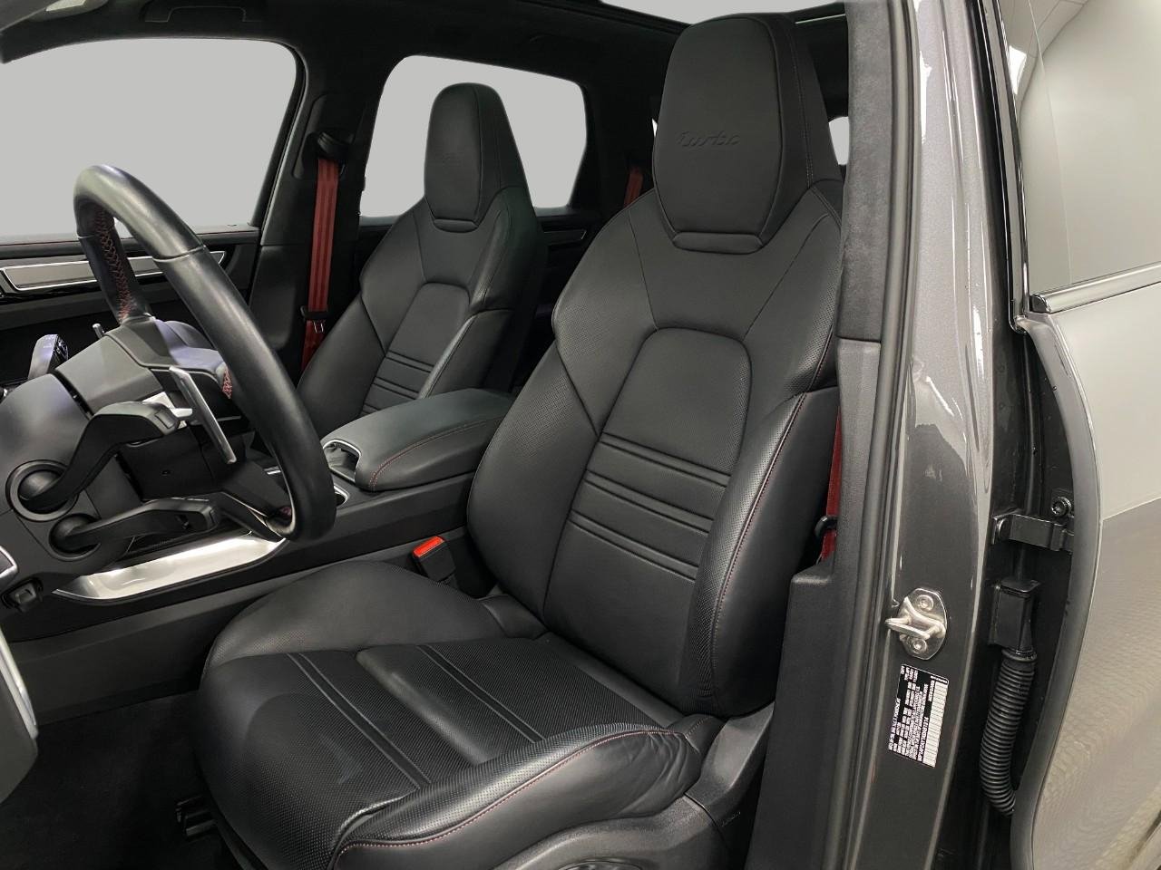 Used 2019 Porsche Cayenne Turbo image 5