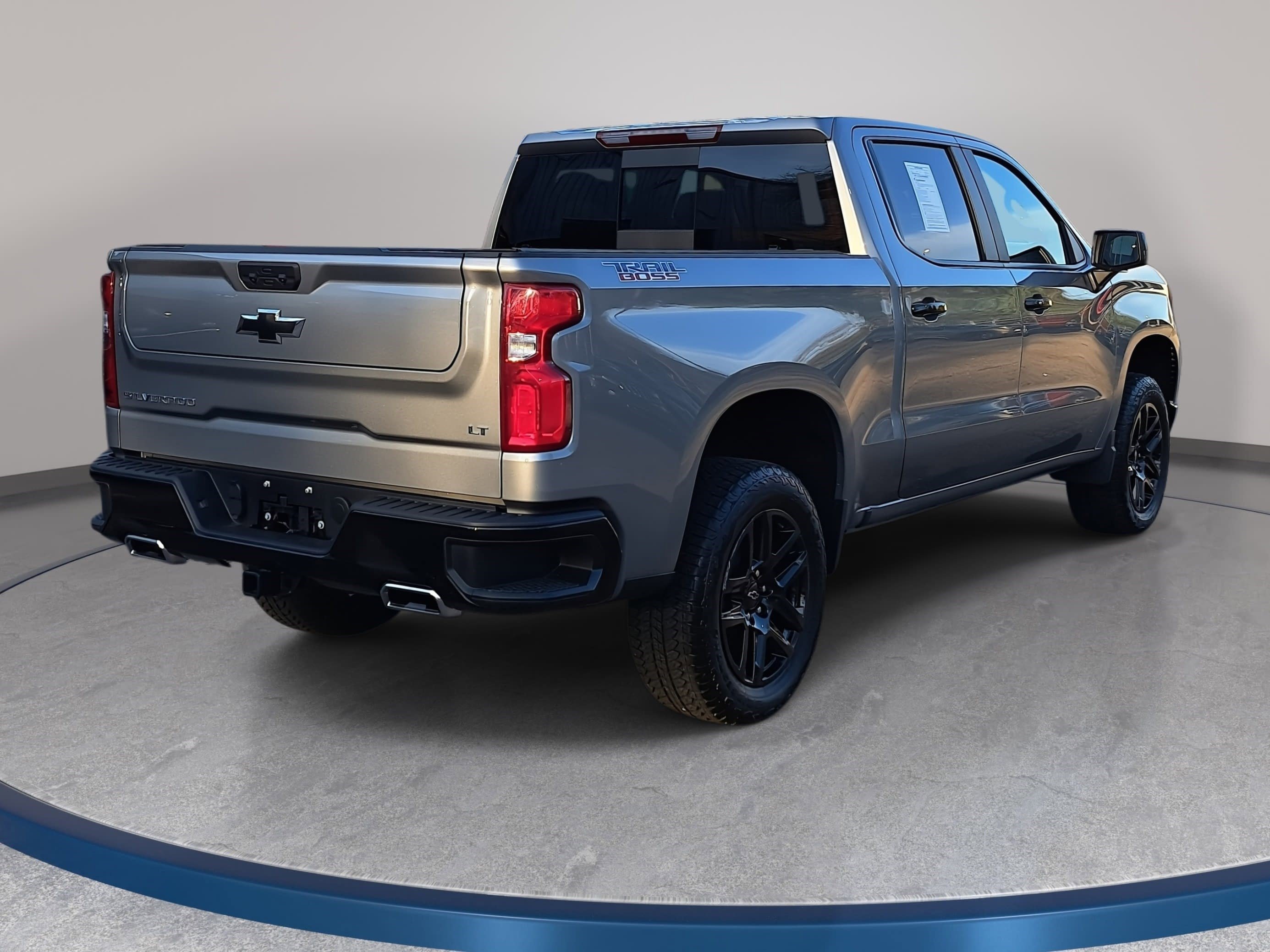 Used 2025 Chevrolet Silverado 1500 LT Trail Boss w/ Convenience Package II image 5
