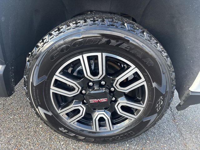 Used 2022 GMC Sierra 2500 AT4 w/ AT4 Preferred Package image 9