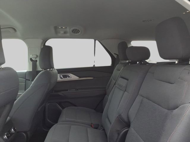 Used 2025 Ford Explorer Active AWD/4WD image 10