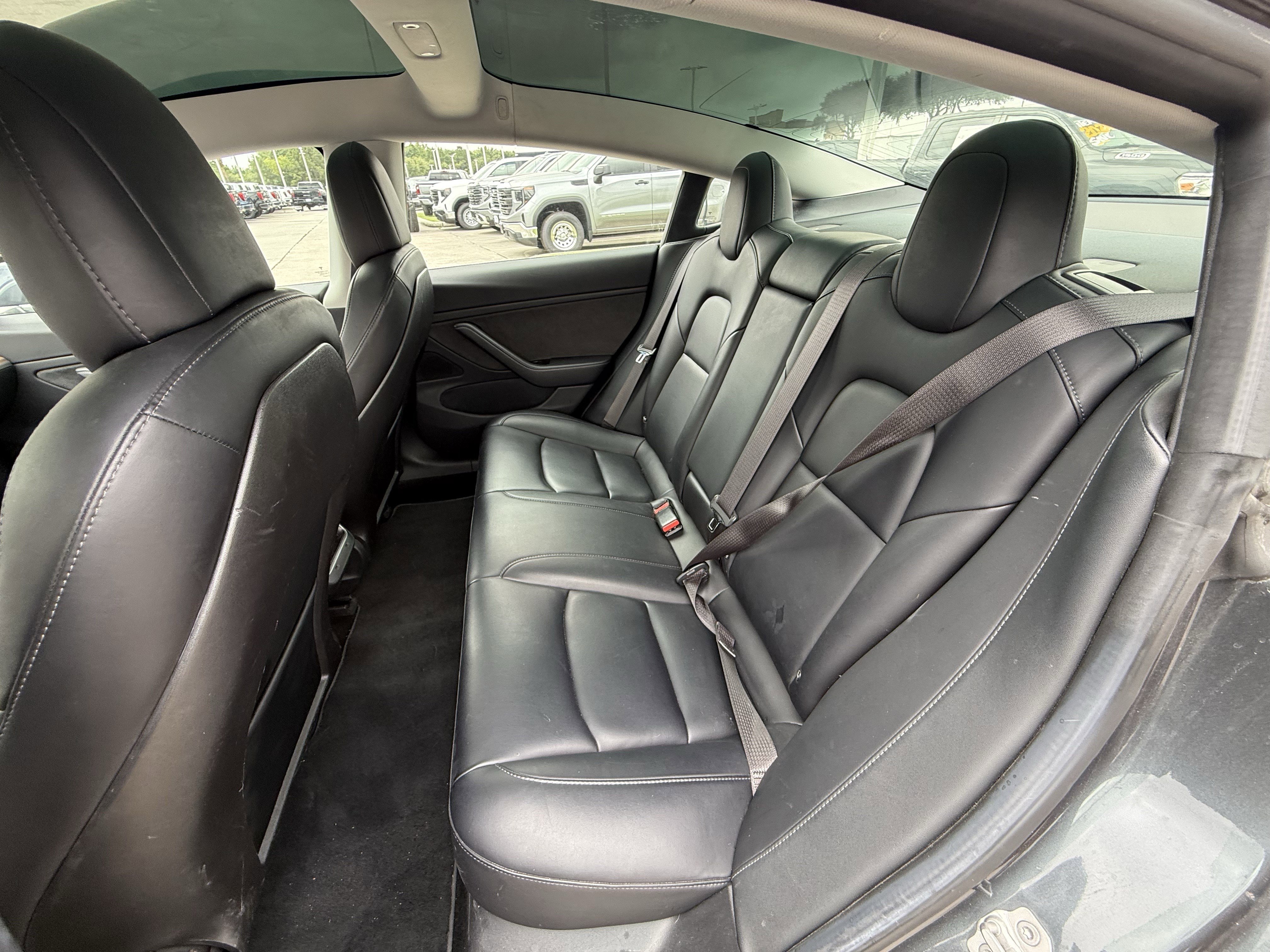 Used 2018 Tesla Model 3 Long Range RWD image 28