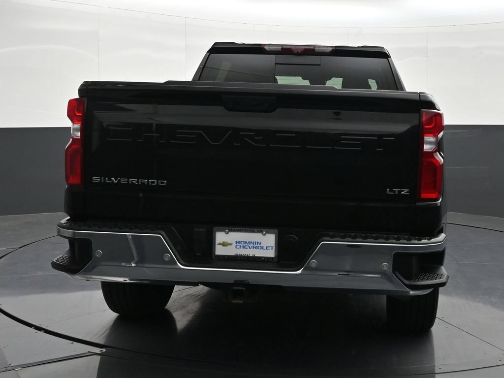 Certified 2022 Chevrolet Silverado 1500 LTZ w/ LTZ Premium Package AWD/4WD image 4