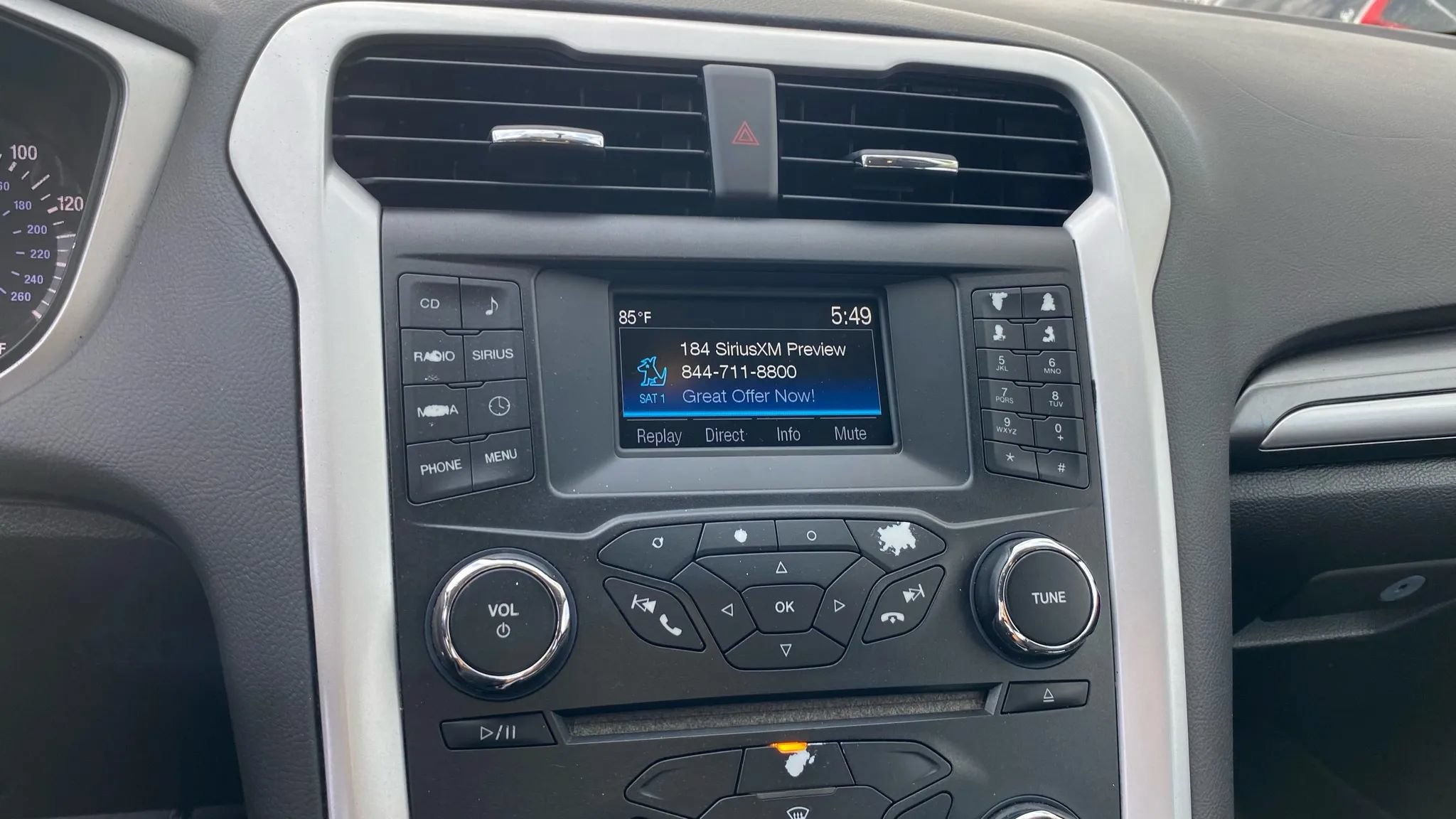 Used 2014 Ford Fusion SE FWD image 9